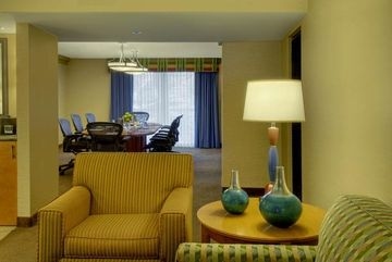 EMBASSY SUITES PHOENIX BILTMOR1