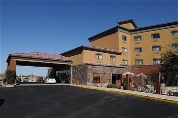 HOLIDAY INN EXPRESS HOTEL & SUITES PHOENIX/CHANDLER (AHWATUKEE)1
