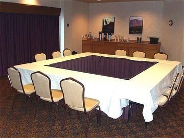 HOLIDAY INN EXPRESS HOTEL & SUITES PHOENIX/CHANDLER (AHWATUKEE)3