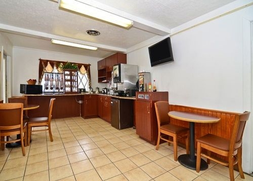 Quality Inn4