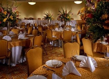 โฟร์พอยท์ส บายเชอราตัน ลิตเทิลร็อค มิดทาวน์ (HILTON LITTLE ROCK METRO CENTE)1