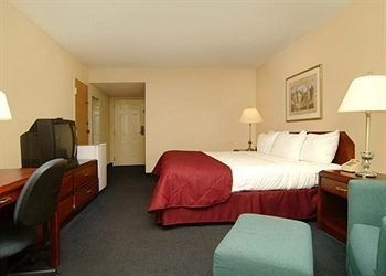 Clarion Hotel Fayetteville4