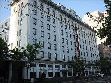Hotel Whitcomb2