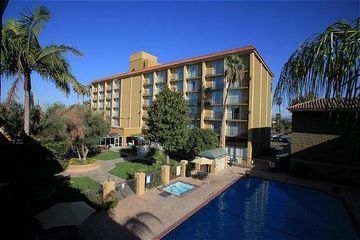 CROWNE PLAZA FULLERTON2