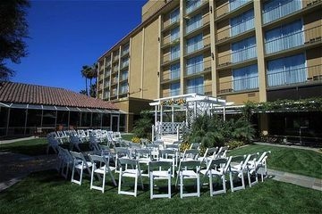 CROWNE PLAZA FULLERTON3