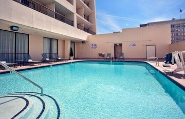 HOLIDAY INN FRESNO DWTN-CONVEN2