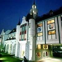 Castle Inn And Suites1