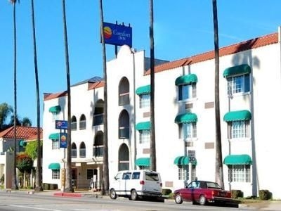 Comfort Inn (Std Queen)1