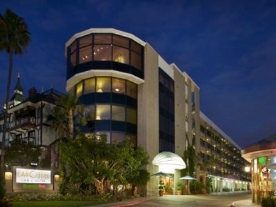Carousel Inn & Suites0