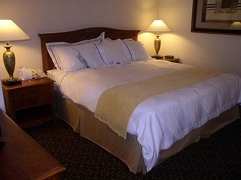 Radisson Suite Hotel Rancho Bernardo4