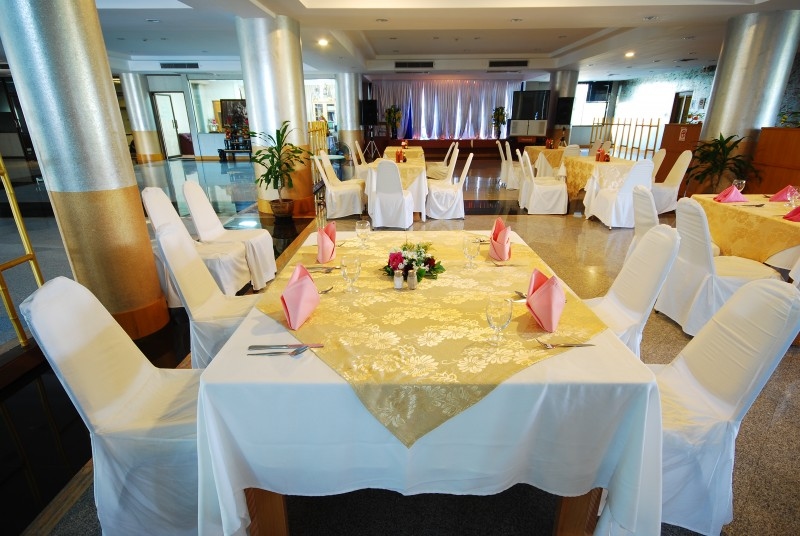 โรงแรมชัยนาทธานี (Chainat Thani Hotel)0