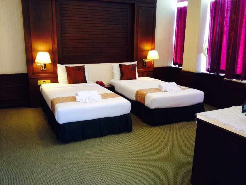 โรงแรมชัยนาทธานี (Chainat Thani Hotel)1