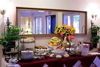 Best Western Elm House Inn0