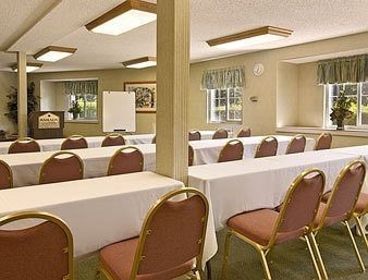 Ramada Costa Mesa Newport Beach2