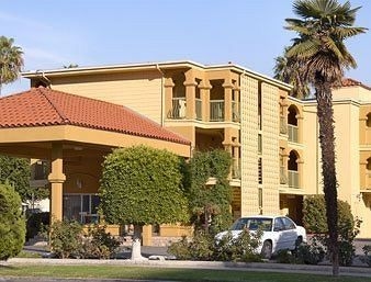TRAVELODGE CONVENTION CENTER0
