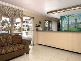 TRAVELODGE CONVENTION CENTER1