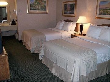 HOLIDAY INN - WEST2