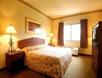 TRAVELODGE INN & SUITES(STD)4