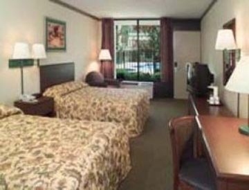 TRAVELODGE INN & SUITES(STD)2