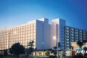 HOLIDAY INN AND SUITES UNV(DLX1