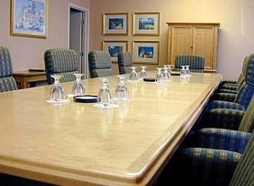 HOLIDAY INN AND SUITES UNV(DLX4