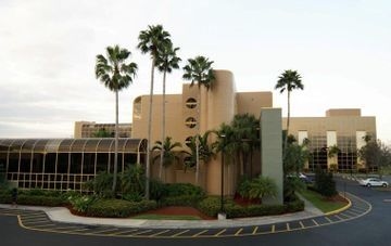 HOLIDAY INN HOTEL & SUITES FT LAUDERDALE1