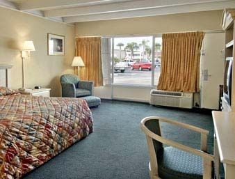 DAYS INN TAMPA AIRPORT STADIUM4