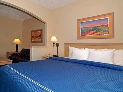 Comfort Suites Universal Studios1
