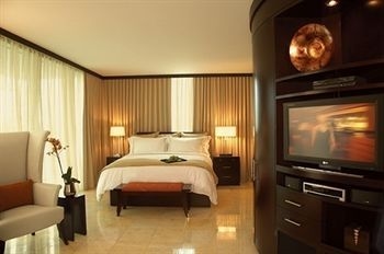 Crowne Plaza South Beach - Z Ocean Hotel1
