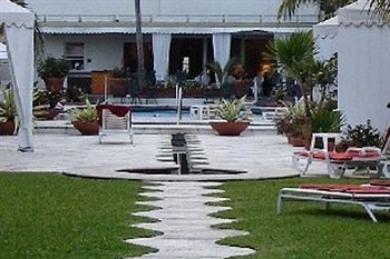 Richmond Oceanfront Hotel1