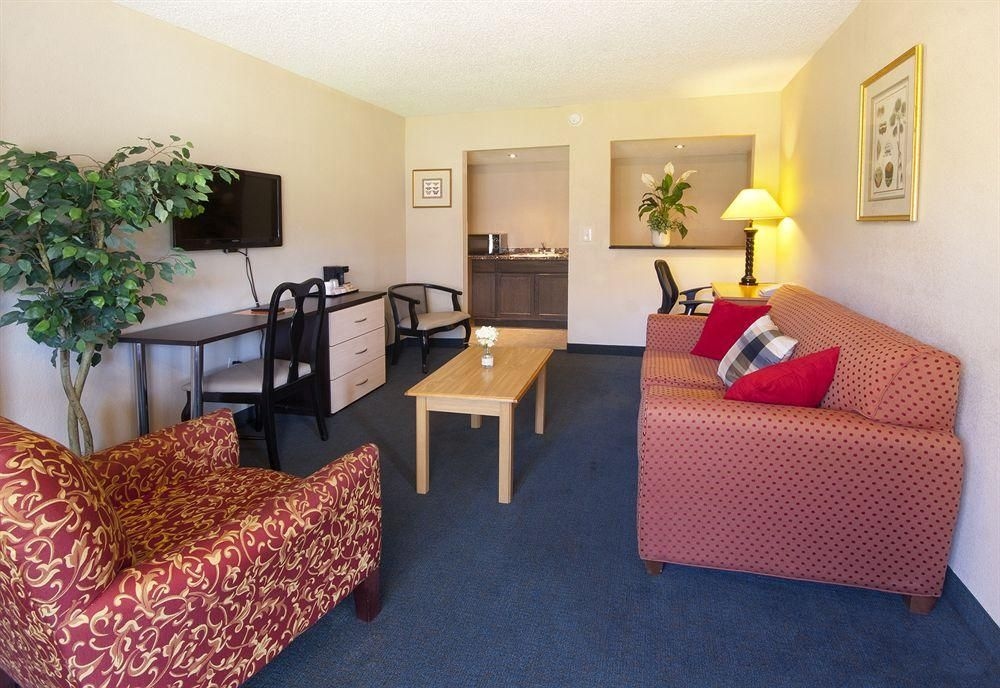 Roomba Inn & Suites1