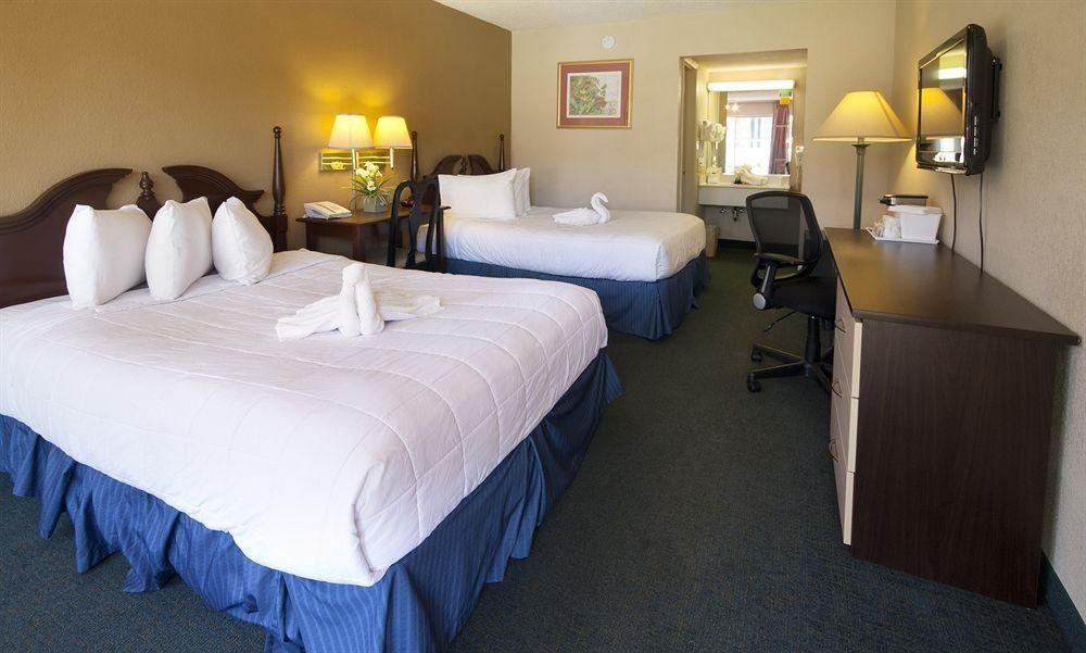 Roomba Inn & Suites0