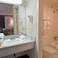 Howard Johnson Inn International2