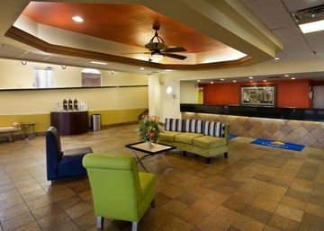 Comfort Inn & Suites Winter Park Village Area3