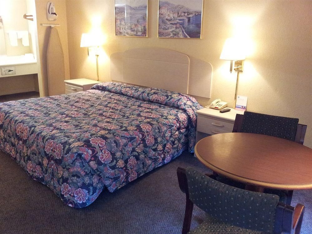Knights Inn Valdosta, GA3
