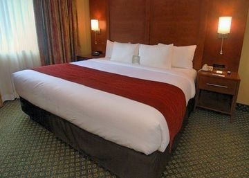 Comfort Suites Oakbrook1