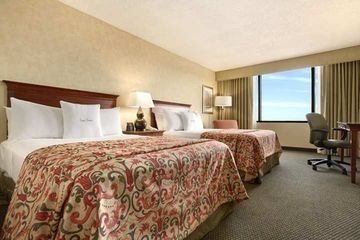 DOUBLETREE HOTEL OVERLAND PARK2