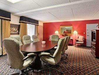 HAMPTON INN LONDON2