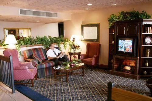 HAMPTON INN LONDON1