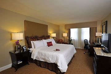 Crowne Plaza New Orleans French Quarter4