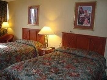 Econo Lodge Baltimore3