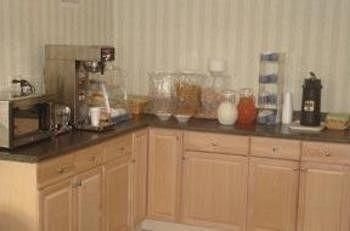 Econo Lodge Baltimore2