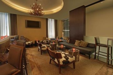 Nine Zero Hotel2