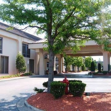 HAMPTON INN SOUTHFIELD1