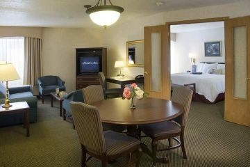 HAMPTON INN SOUTHFIELD3