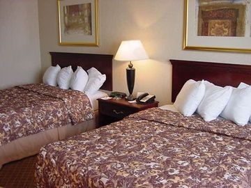 HOLIDAY INN ST. JOSEPH RIVERFRONT/HIST.4