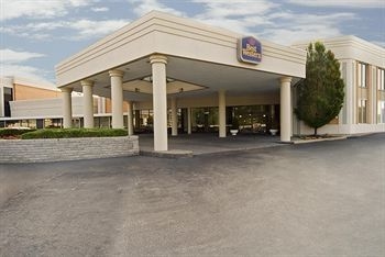 Best Western Airport Plaza Inn0