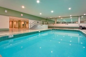 HOLIDAY INN EXPRESS EDMONTON D1