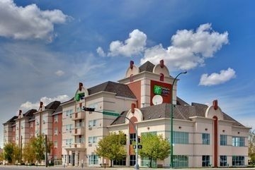 Holiday Inn Express & Suites Lethbridge0