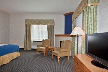 Holiday Inn Express & Suites Lethbridge4